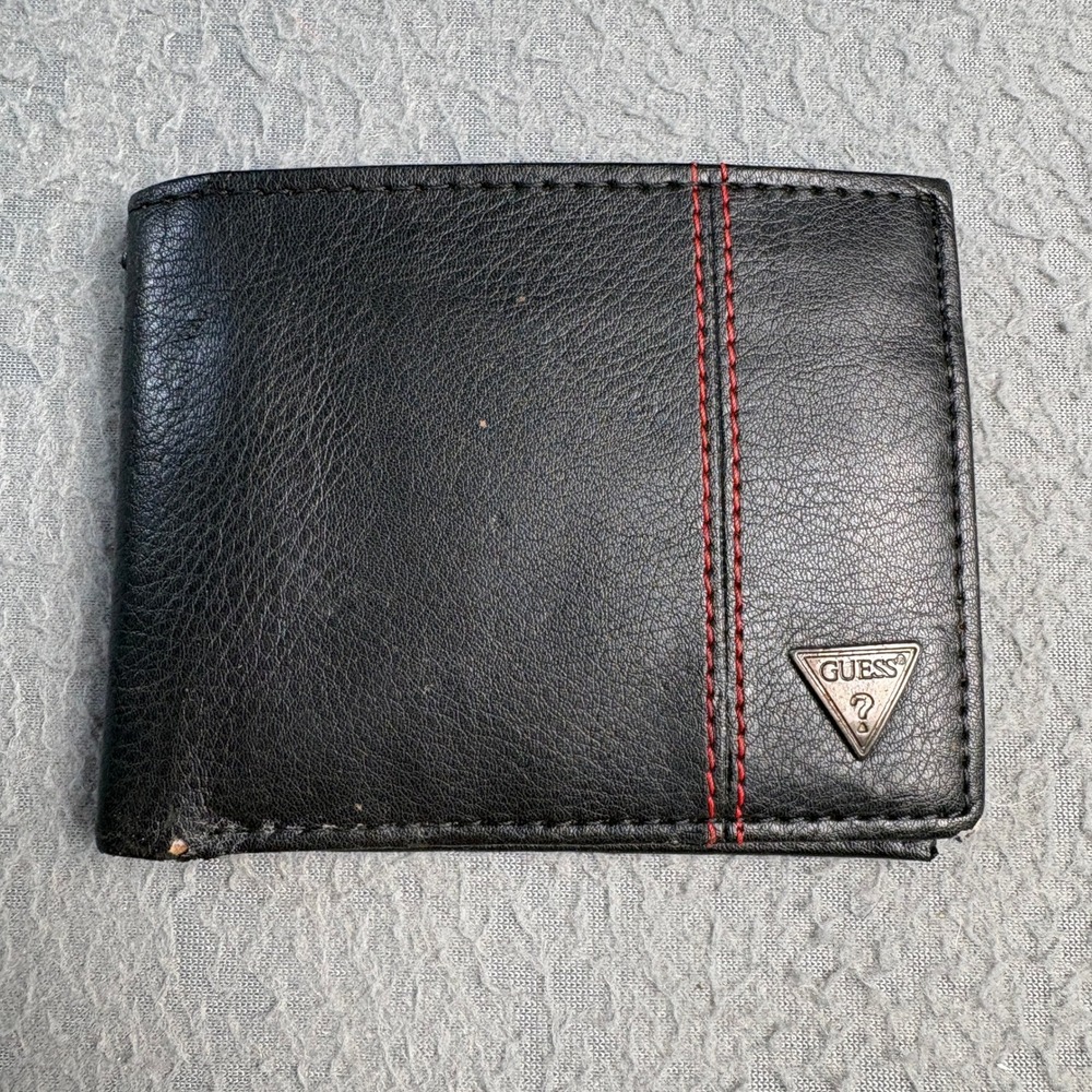 Guess Mens Bifold Wallet Black Faux Leather Red Stitching Triangle Logo Logo